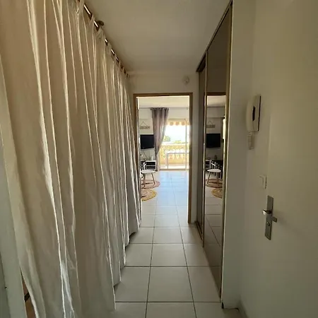 Appartement Face A La Plage Saint-Raphaël Exterior foto